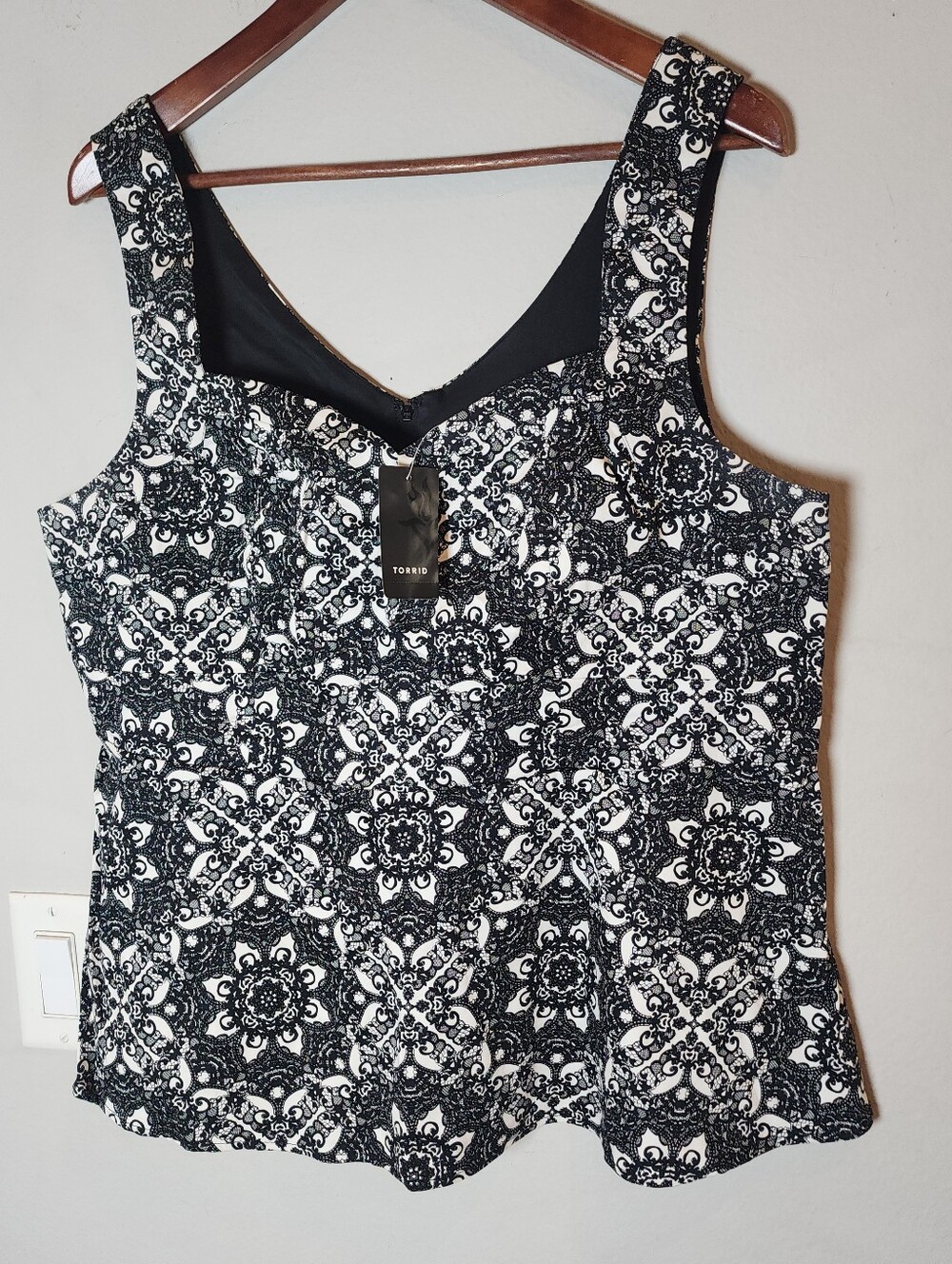 NWT Torrid Lace Print Cotton Sateen Sleeveless Peplum Top Black White Size Large